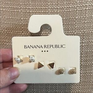 Banana Republic Gold and Pearl Stud Earrings